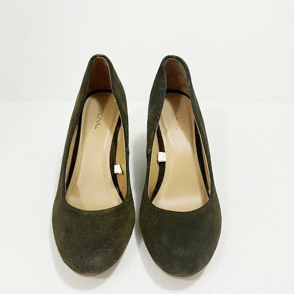 Merona Suede Olive Green Wedges *Like New * Sz 8/5